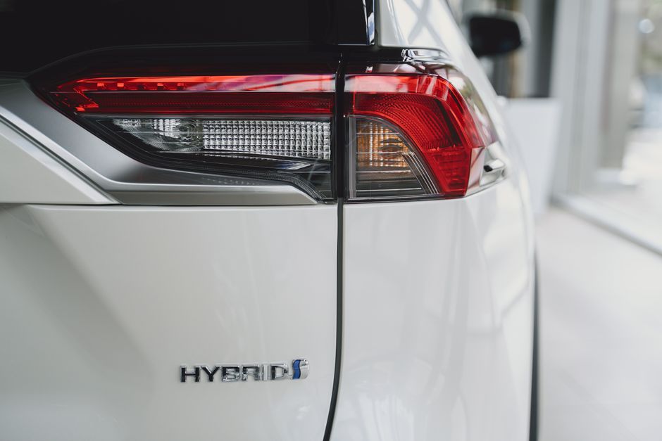 Essential Hybrid Car Maintenance Guide: Keep Your Plug‑Hybrid Running Smoothly